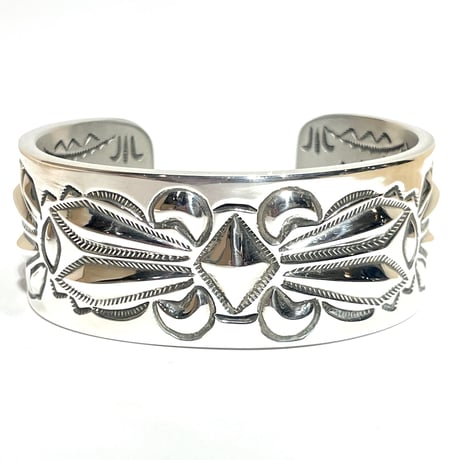indian jewelry "Ray Adakai (navajo)” 1inc w-stamp wide bangle