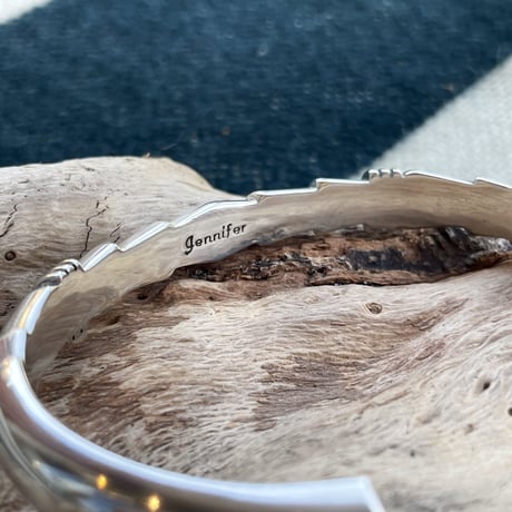 indian jewelry "Jennifer Curtis(navajo)” Heavy Gauge Stamped Harfroud Bangle(A)