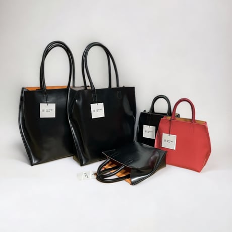 Courtney orla "slope tote S" PVC×LEATHER (black×chinese red)