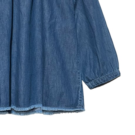 TigreBrocante"6oz denim shirring cut off blouse"(inidigo fade)women's