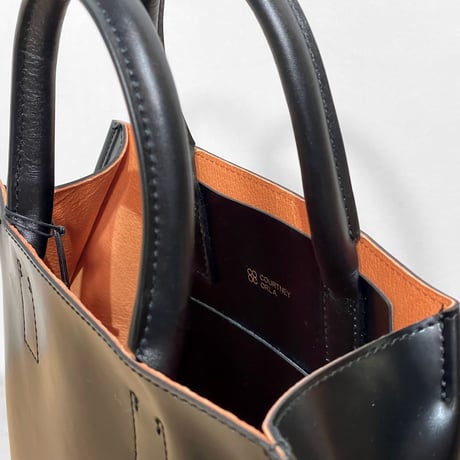 Courtney orla "slope tote S" PVC×LEATHER (black×chinese red)