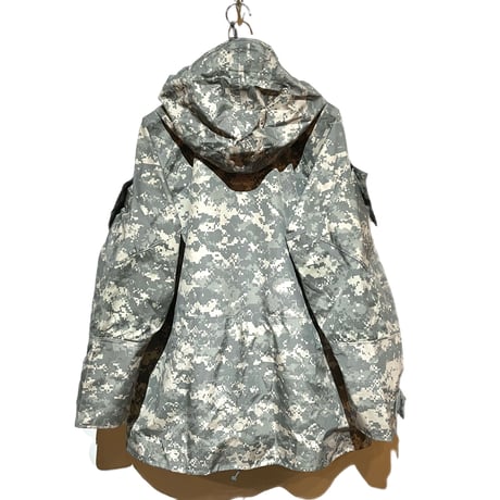 DEADSTOCK "US.ARMY ECWCS GENⅡ LEVEL6 Extrime cold wet weather GORE-TEX parka" (degital camo)