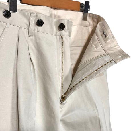H.UNIT "Weapon two tuck crown size trousers"(ivory)women's