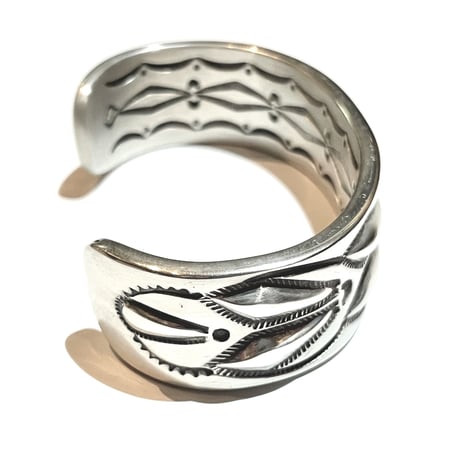 indian jewelry "Ray Adakai (navajo)” 3/4inc w-stamp wide bangle