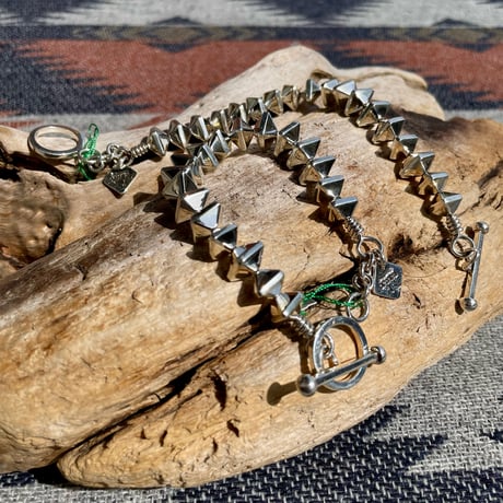 indian jewelry "Trent Lee Anderson(Navajo)”silver dice beaded bracelet