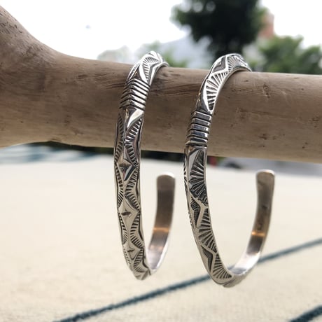 indian jewelry "geneva ramone(navajo)"triange bangle