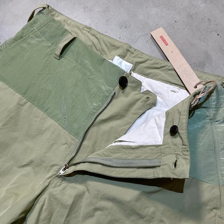 dip ltd "60/40 cloth switching short pants" (khaki×lt green)unisex