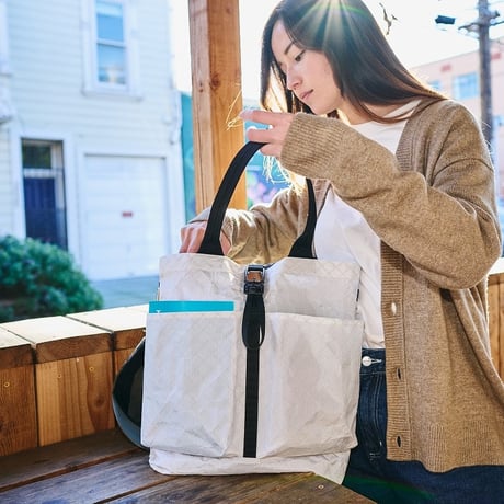 Aer "Simple Tote Ultra"(white)14.0L
