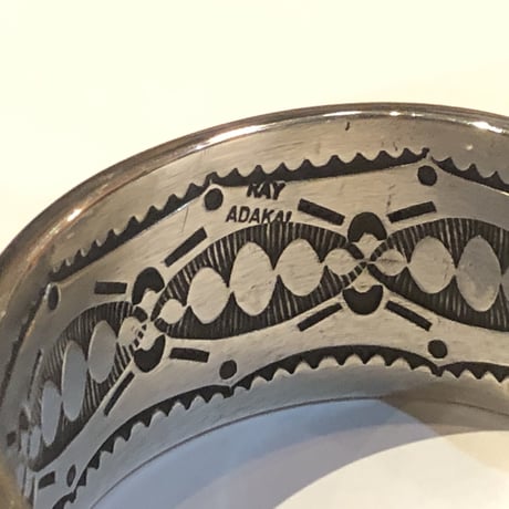 indian jewelry "Ray Adakai (navajo)” 1inc w-stamp wide bangle