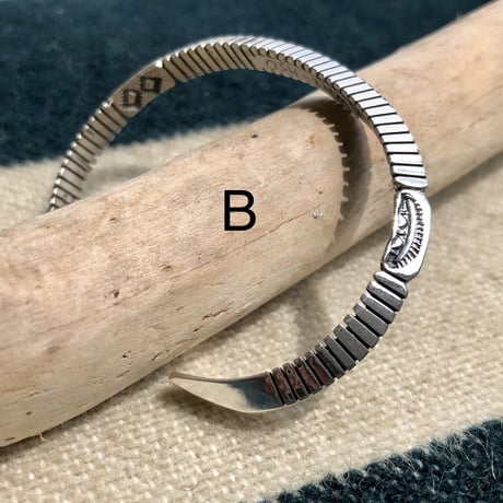 indian jewelry "kevin ramone(navajo)"triange bangle