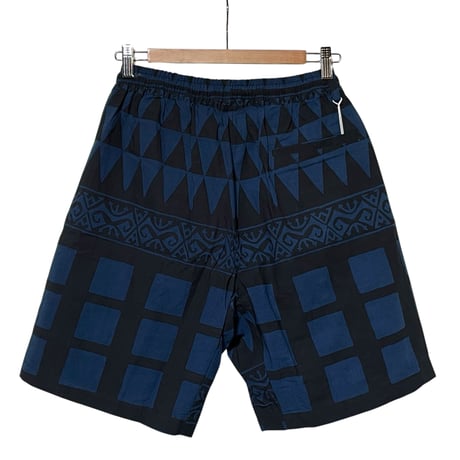 Jawndi "batik stripe barong santai shorts" (navy×black)