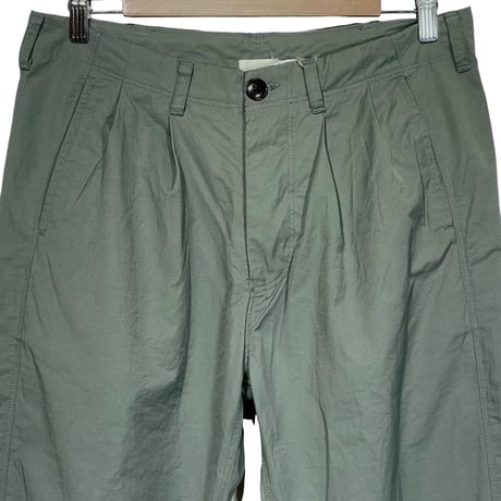 dip ltd "C/N two tuck trousers" (sage)unisex