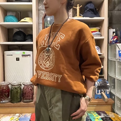 H.UNIT "NICE college crewneck sweat"(camel) unisex