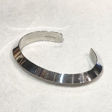 indian jewelry "ELAIN TAHE(navajo)" triangle solid bangle(B)
