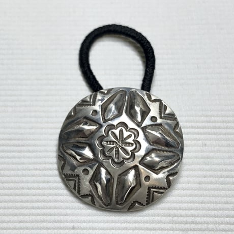 indian jewelry “ray adakai(navajo) “ stamped concho heir elastic A
