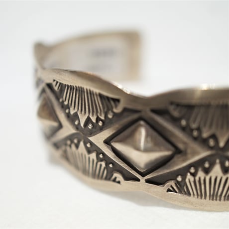indian jewelry "jeraldo tahe(navajo)"stamped  bangle
