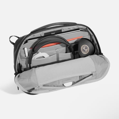 Aer "Day Sling 4 Max" (black)6.0L