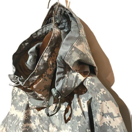 DEADSTOCK "US.ARMY ECWCS GENⅡ LEVEL6 Extrime cold wet weather GORE-TEX parka" (degital camo)