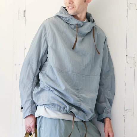 dip ltd "micro ripstop nylon hooded P/O wind shell" (sax) unisex