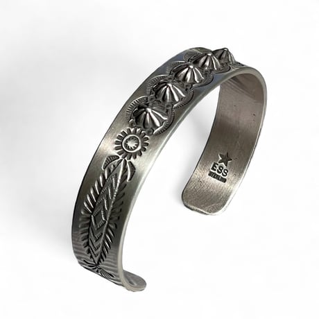 indian jewelry "Edison Sandy Smith"(navajo)emboss & stampwork bangle
