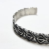 indian jewelry "kevin ramone(navajo)" stampwork bangle