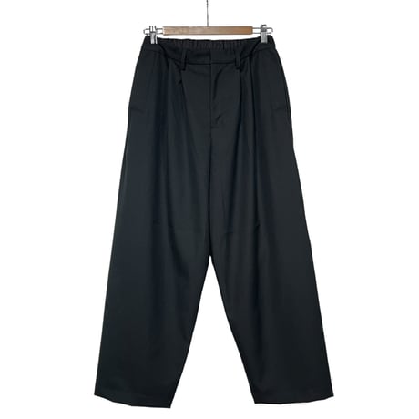 CAERULA PER LIGHTS"schola sage tuck pants"(black)unisex