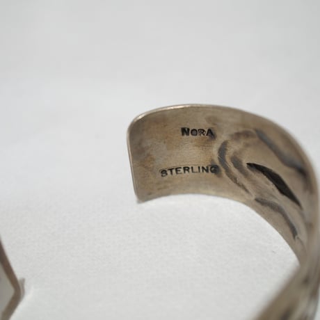 indian jewelry "nora tahe(navajo)"stamped wide bangle