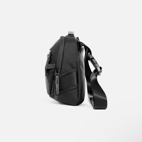 Aer "Day Sling 4 Max" (black)6.0L