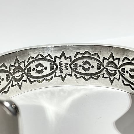 indian jewelry "Ray Adakai (navajo)” 3/4inc w-stamp wide bangle(A)