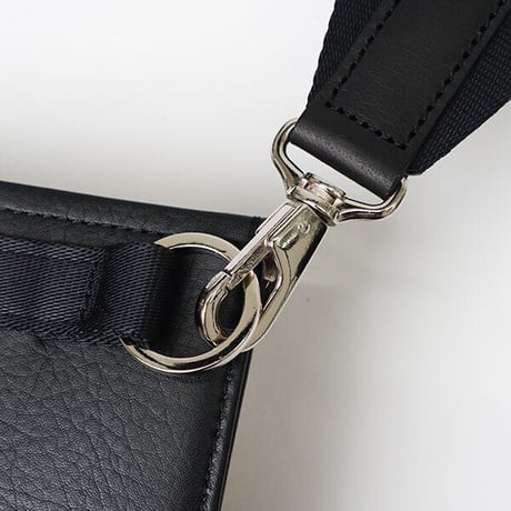 nunc ”Combine Flat Shoulder"
