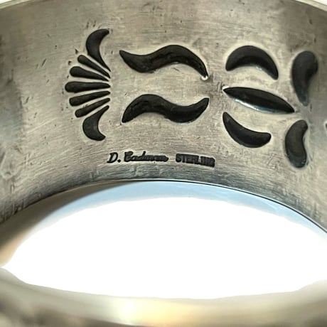 indian jewelry "Donovan Cadman(navajo)” repouse&stamped bangle (B)