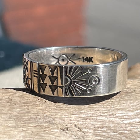 indian jewelry " Norbert Peshlsksi(navajo)" sterling silber & 14k gold band ring