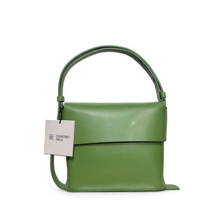 Courtney orla "HUG shoulder S"(army)