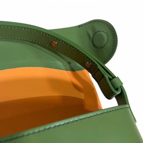 Courtney orla "HUG shoulder S"(army)