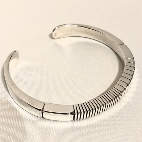 indian jewelry "johnathan nez (navajo)"heavy gauge square lined bangle