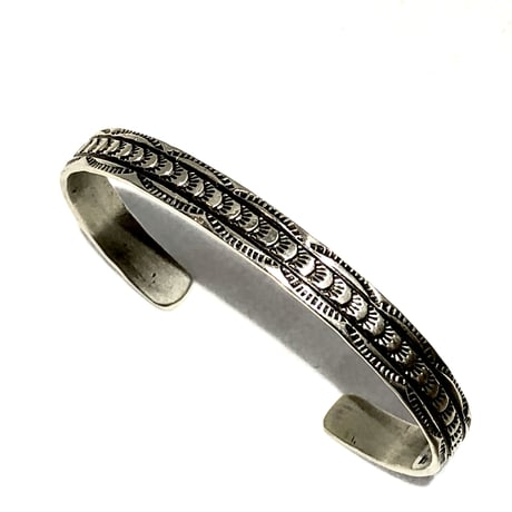 indian jewelry "Henry Mariano(navajo)"stamped narrow bangle A