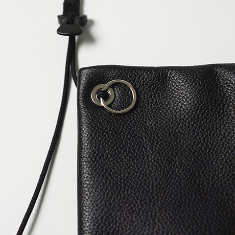 nunc  "Current- Water repellent leather ”