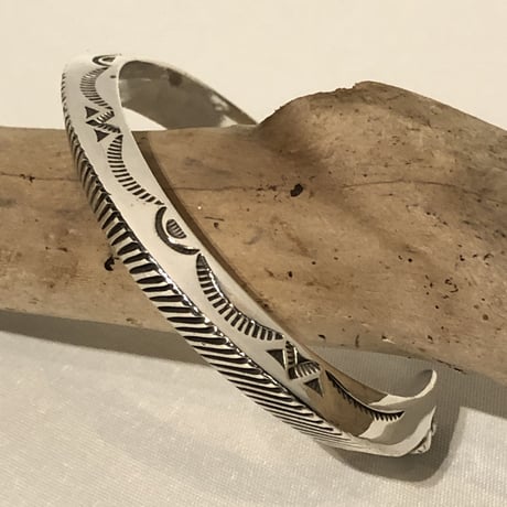 indian jewelry "kee nataani(navajo) triangle bangle"
