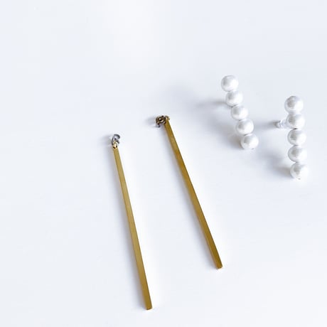 イモムシピアス・イヤリング