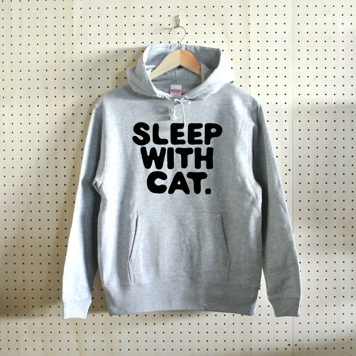 SLEEP WITH CAT.(猫と寝ろ)フーディー:グレー | 6JUMBOPINS