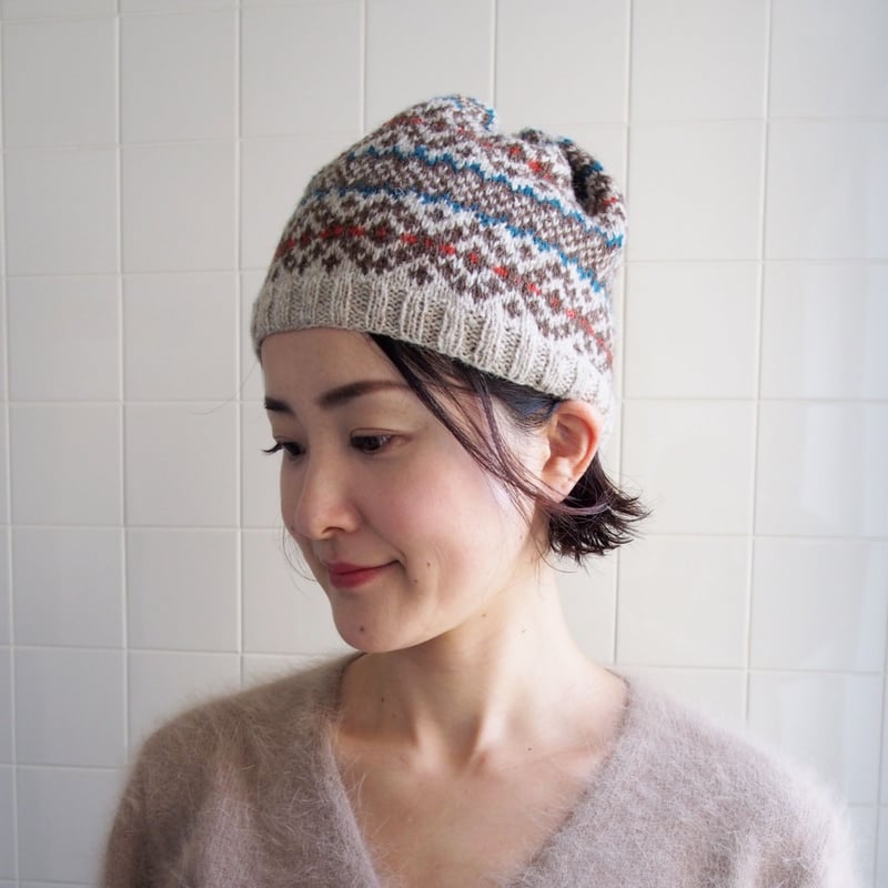 編み込み模様のニット帽 / Leikki Hat / ブルー×レッド | Juhla