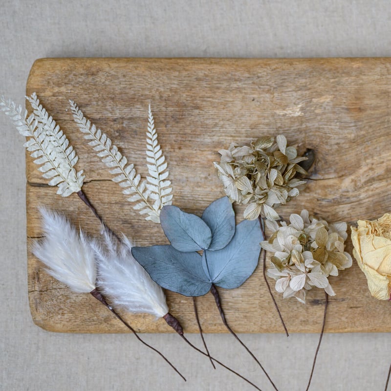 本物フラワー髪飾り チュール ブラックベリー ゴールド モノトーン 髪飾り 成人式 ヘア飾り