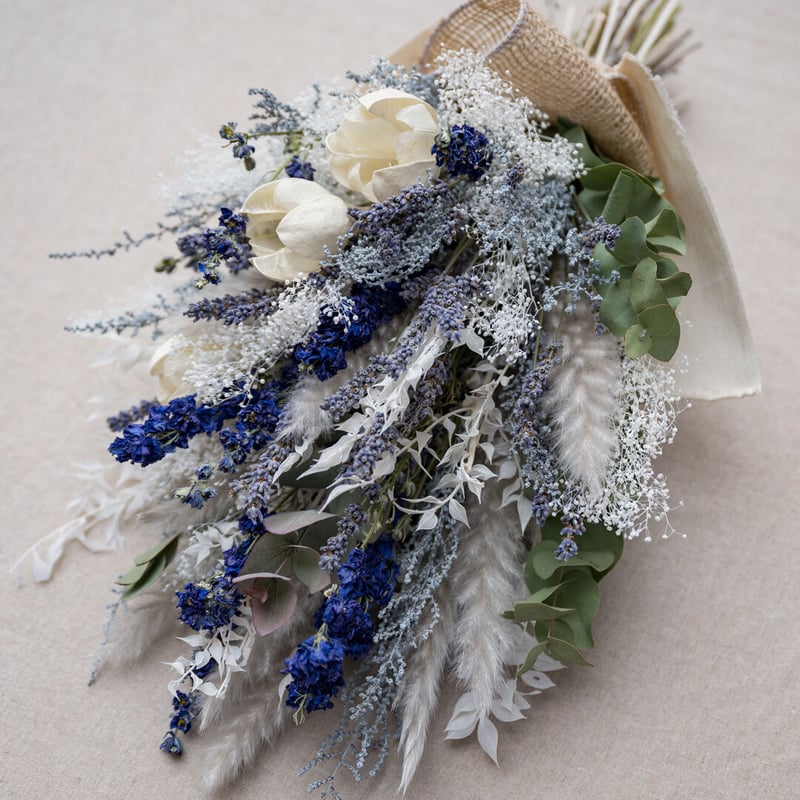 ブルー系っぽいドライフラワースワッグ | ドライフラワーと、うつわと