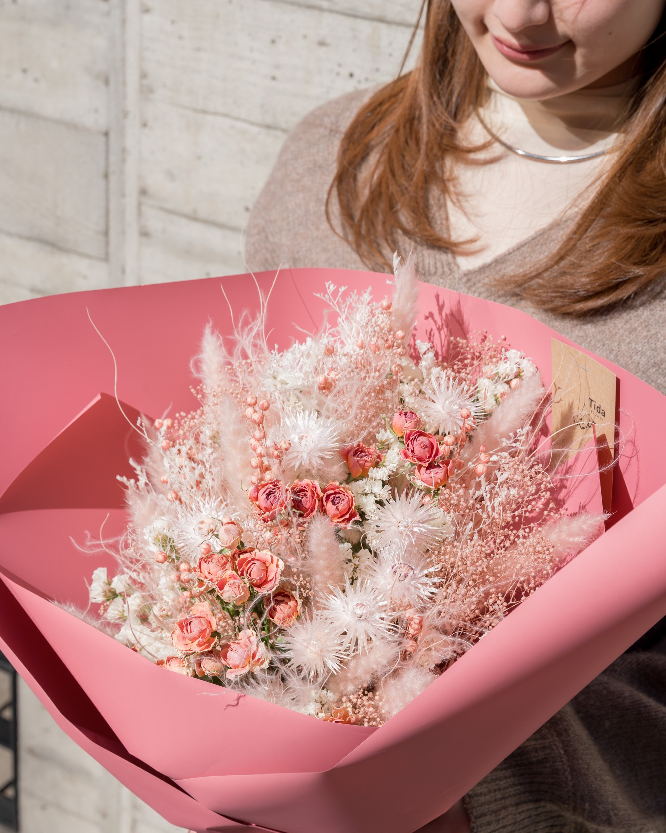 スプレーバラのピンク系 花瓶花束 | ドライフラワーと、うつわと暮らし スプレーバラのピンク系 花瓶花束 | ドライフラワーと、うつわと暮らし
