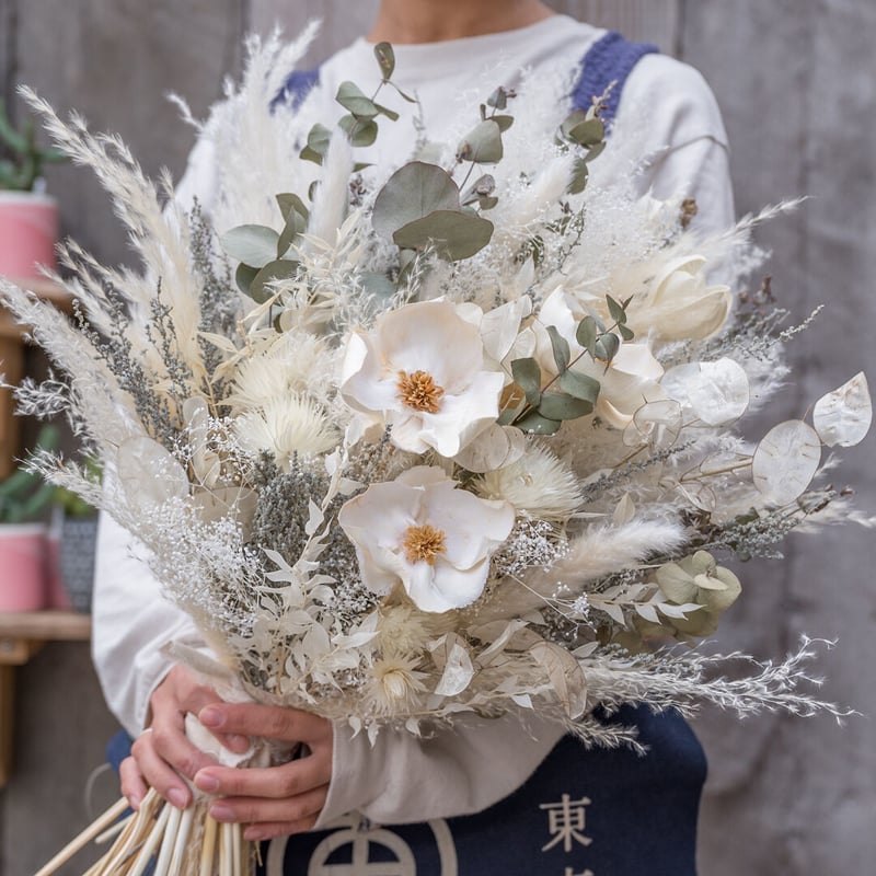 おまかせ】ホワイトグリーンの抱えるドライフラワーブーケ
