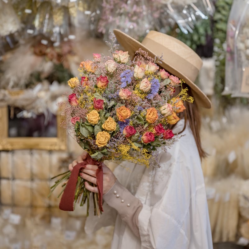 カラフルバラいっぱいのドライフラワー花束 | ドライフラワーと カラフルバラいっぱいのドライフラワー花束 | ドライフラワーと