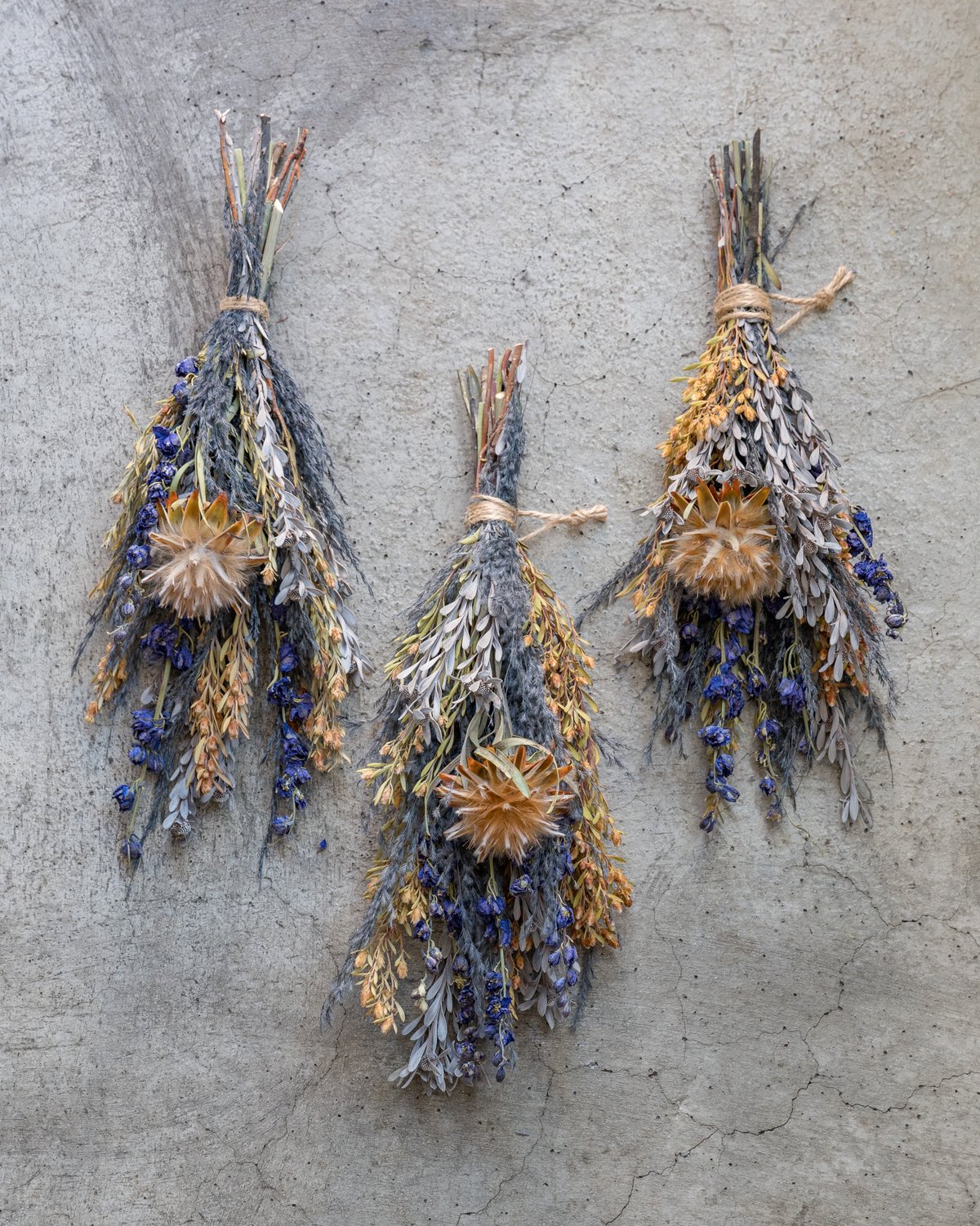ドライフラワー★ナチュラルスワッグ★ミニ薔薇　紫陽花　インテリア♪1点物♪癒し♪ Tida Flowerのドライフラワーミニスワッグ（シックカラー