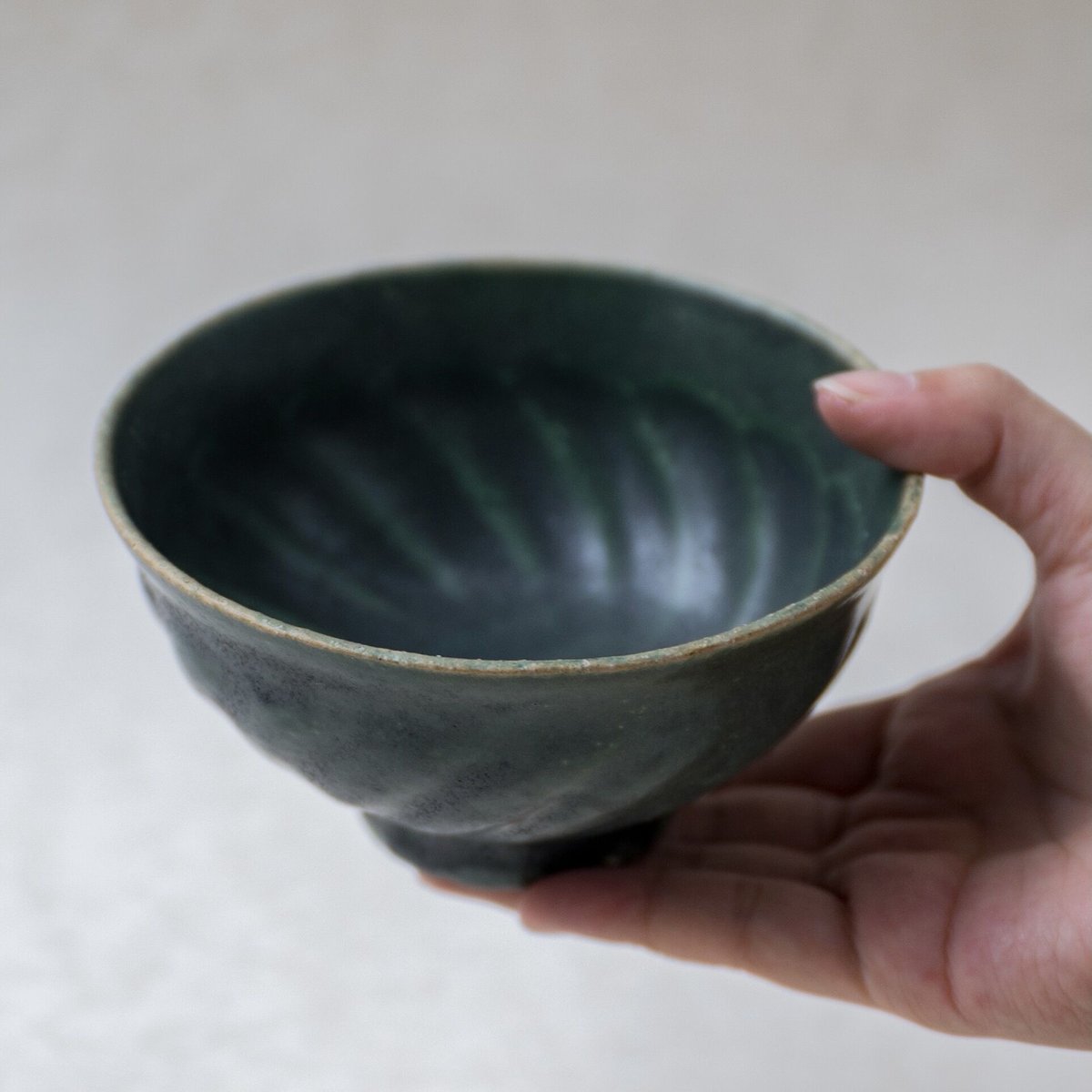 緑釉の花の碗【財満晋平】 | ドライフラワーと、うつわと暮らし。TOKYO