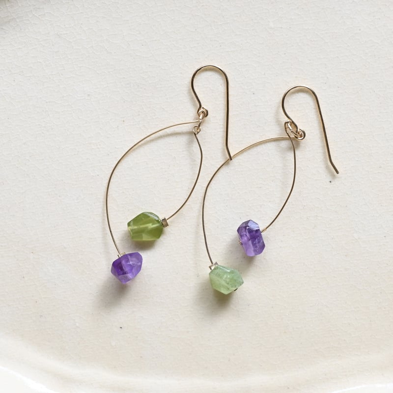 ペリドットアメジストの揺れる ピアス・イヤリング/Yahya | ドライ