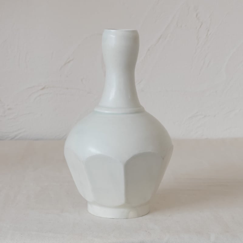 高品質の人気 白い花瓶(中)(A、B、C、D、E)【財満晋平】※一点もの ドライ | 花瓶・フラワースタンド